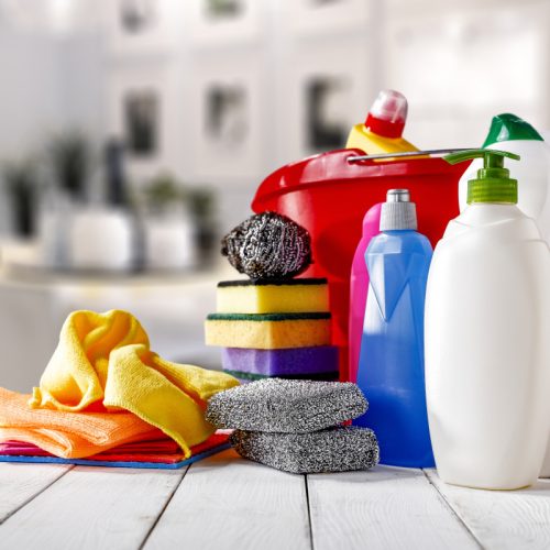 61392e7080a17bd1f570f99f_naturalcleaningproducts
