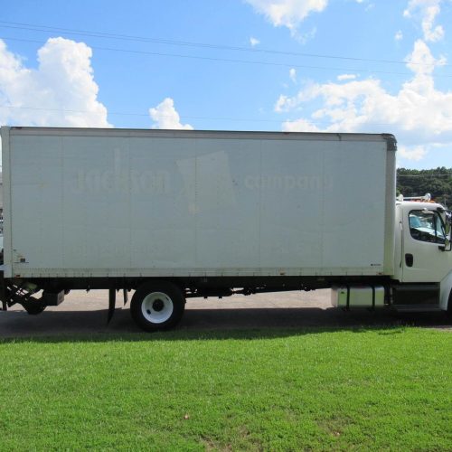 Delivery--Moving--Straight--Box-Trucks-Freightliner-M2-106-29615155